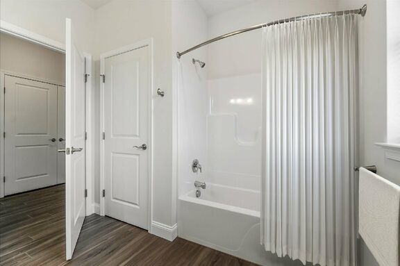 2 Bedroom Bathroom Pic 2