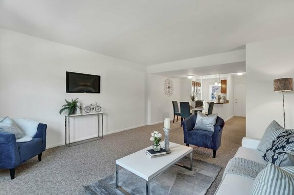 115 Camelot Arms 014