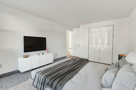 40 Kings Arms 13 FULL 1st Bedroom angle 2 final SMALL